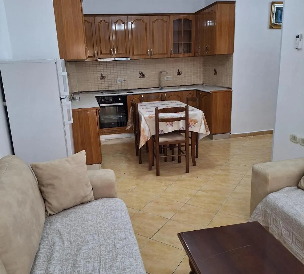 Samuel Apartments 3 Wlora